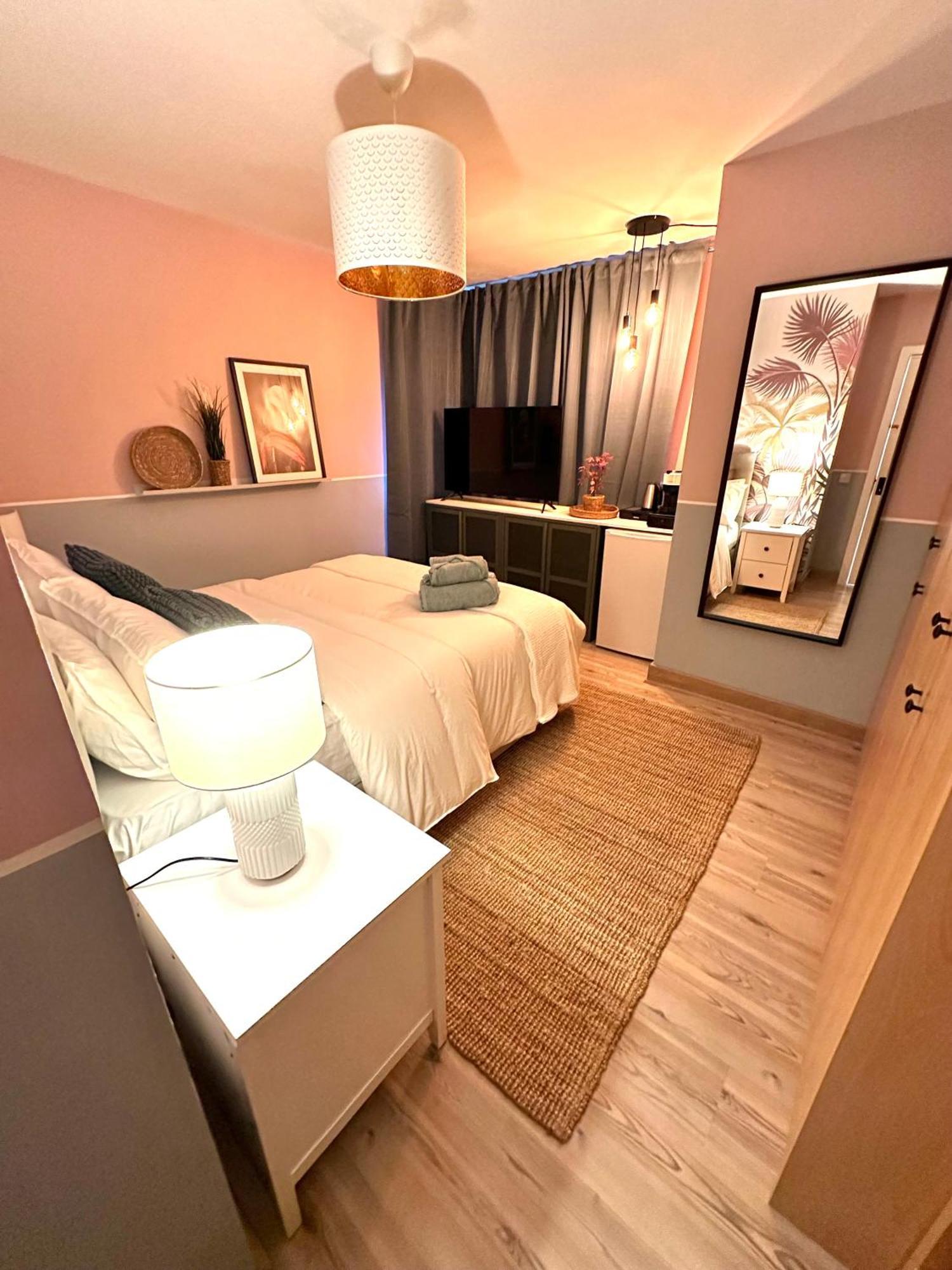 Blush Jungle - Homestay Dublin Dış mekan fotoğraf