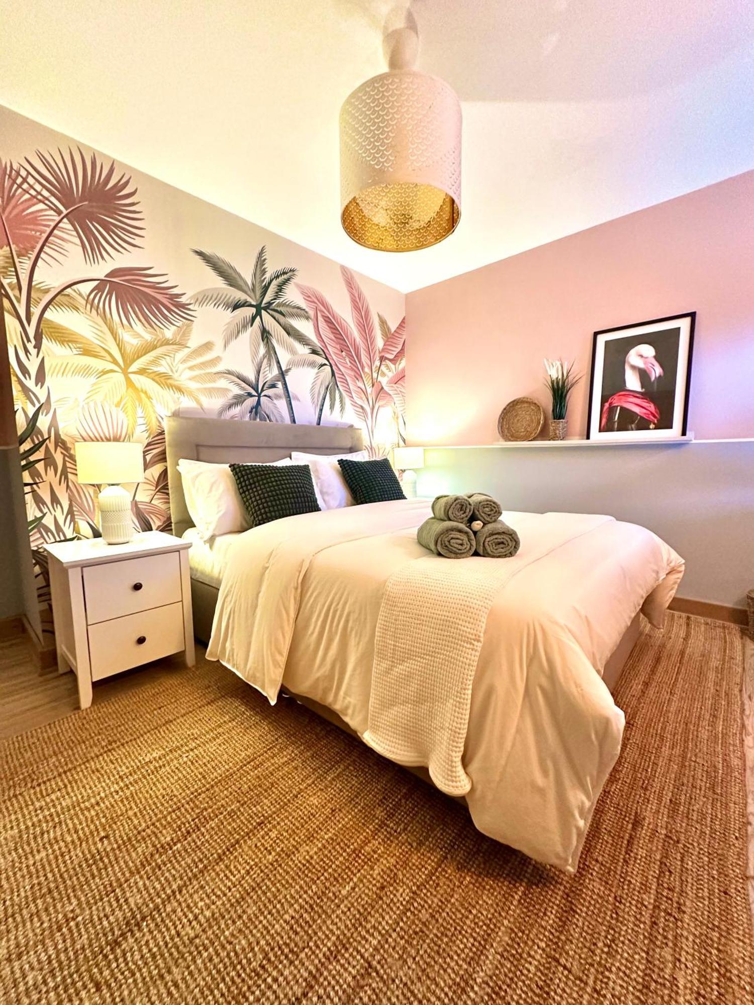 Blush Jungle - Homestay Dublin Dış mekan fotoğraf